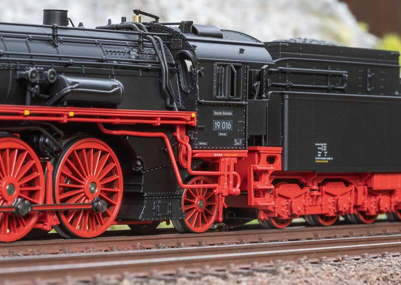 "Saxon Pride" Class 19.0 Steam Locomotive