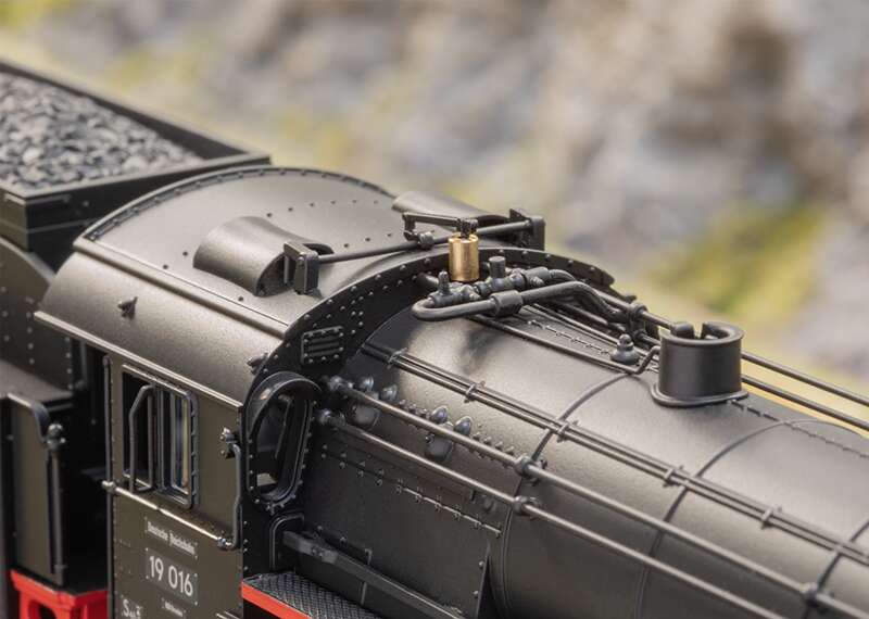 "Saxon Pride" Class 19.0 Steam Locomotive