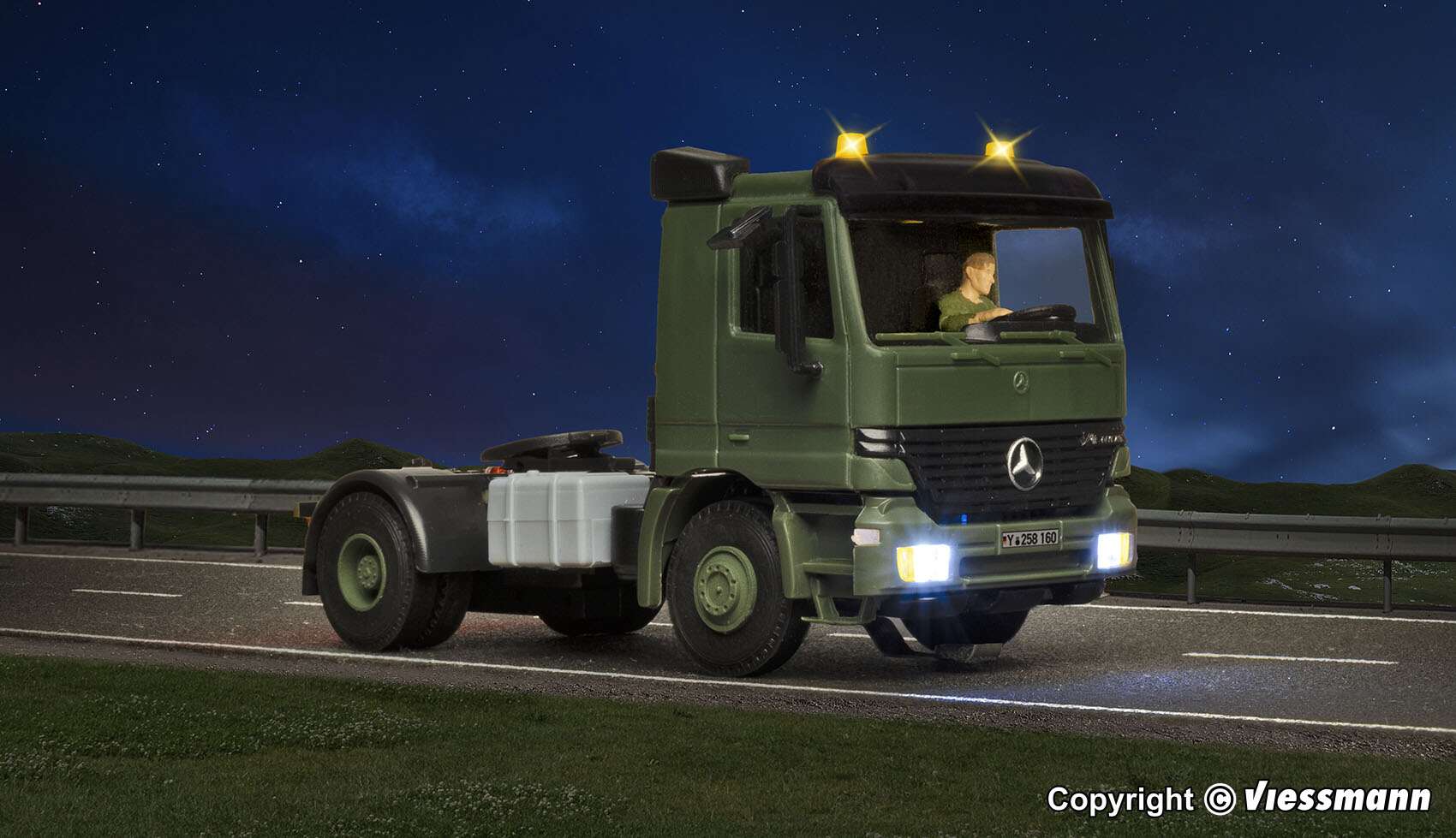 MB ACTROS 2-axle articulate truck with rotating flashing lights, military, basic, functional model