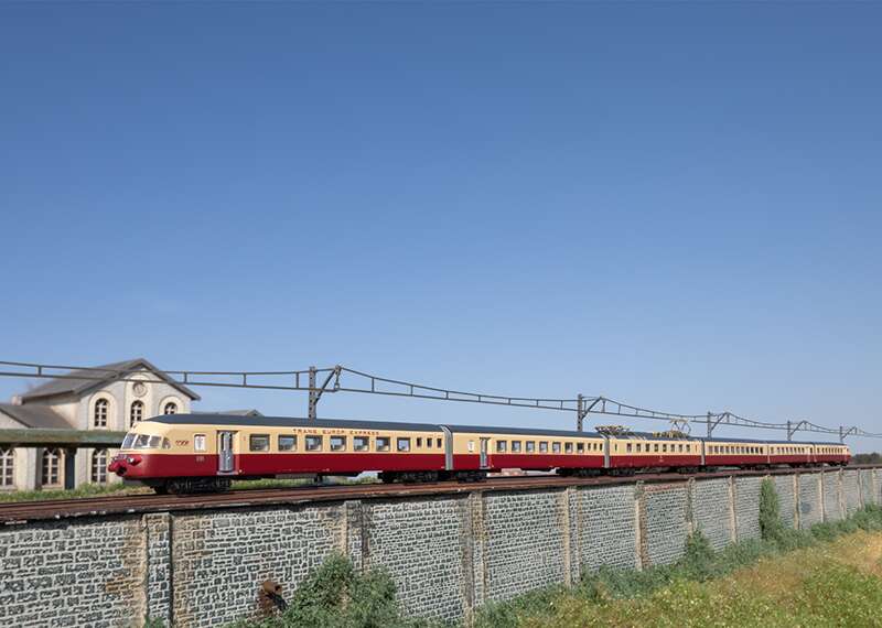 Class RAe TEE II Express Powered Rail Car Train
