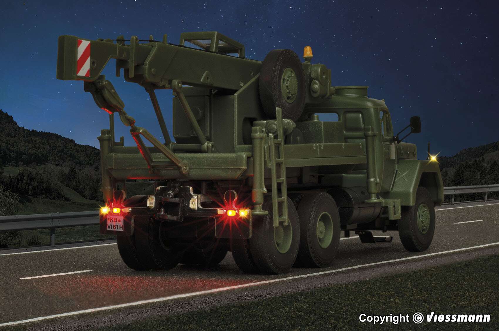 MAGIRUS DEUTZ 3-axle recovery crane with rotating flashing lights, military, basic,