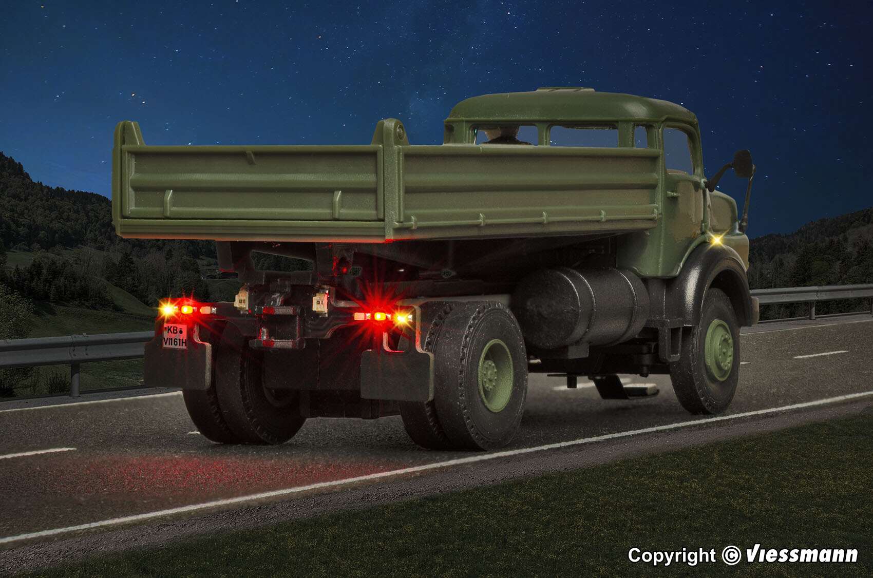 MB round bonnet 2-axle with tipper bed, military, basic, functional model