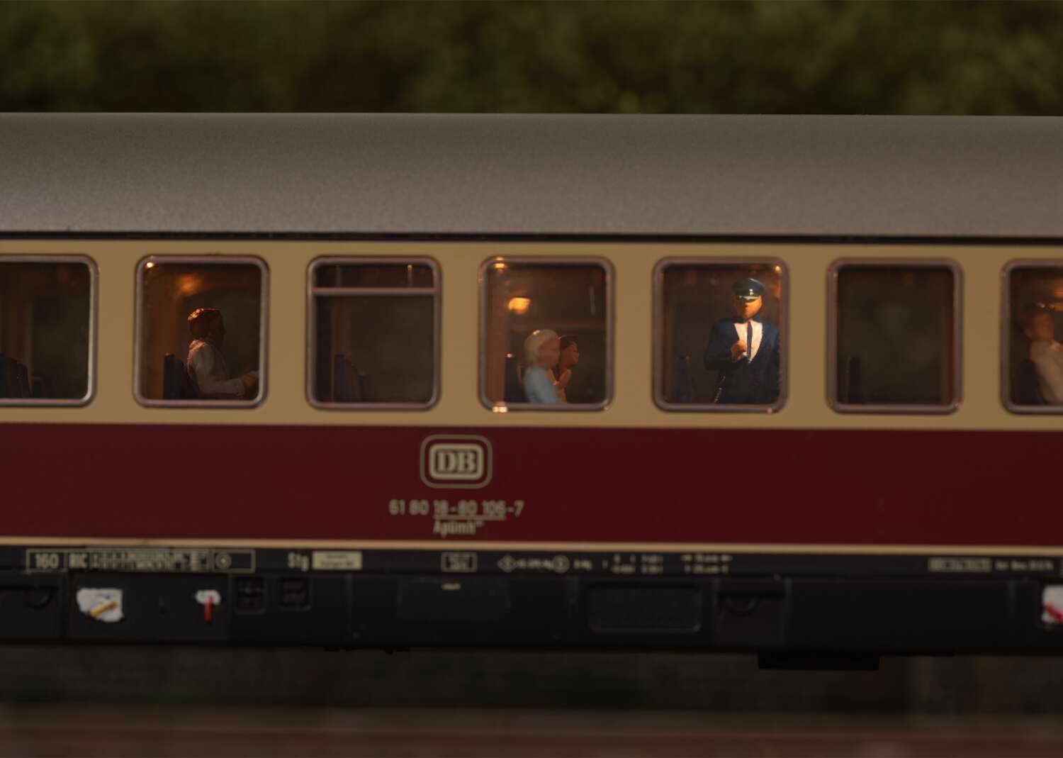 Type Apümh 121 Express Train Passenger Car