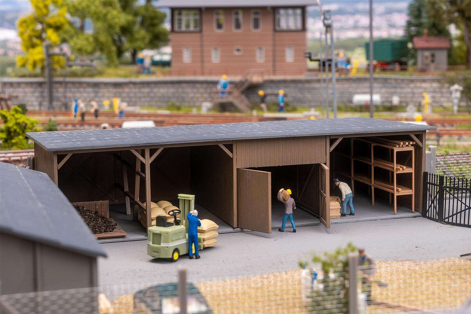 Barrack with coal shed