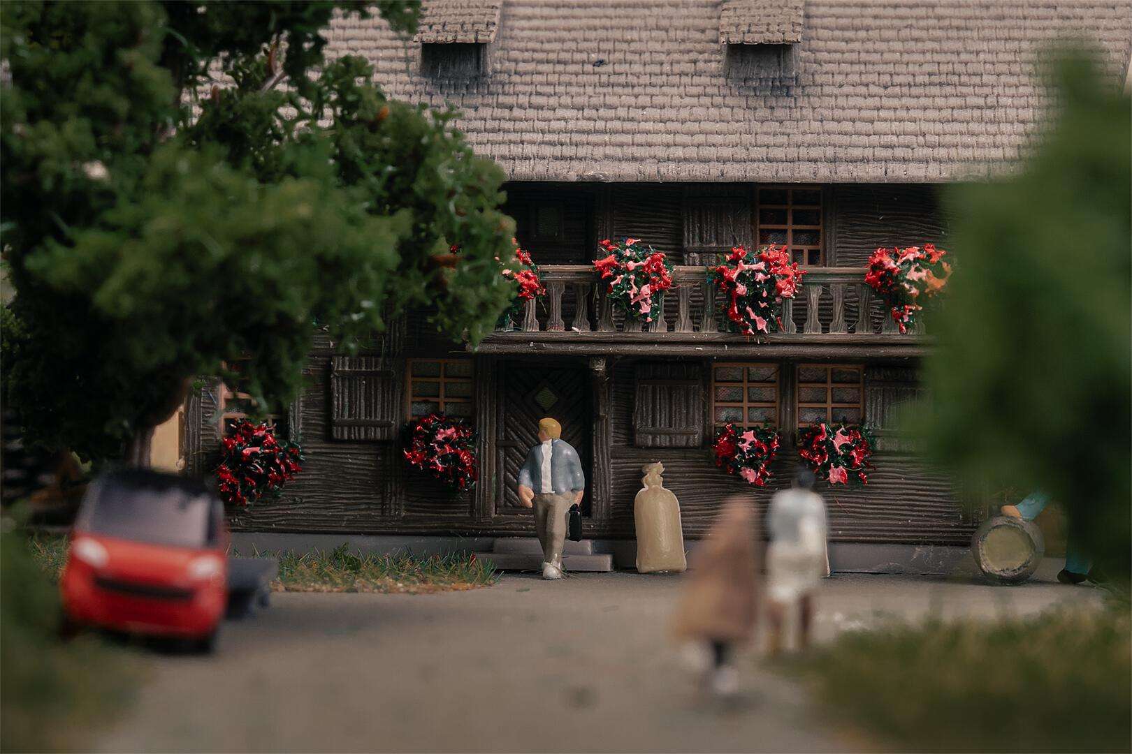 Clockmaker's house with figure Anniversary model