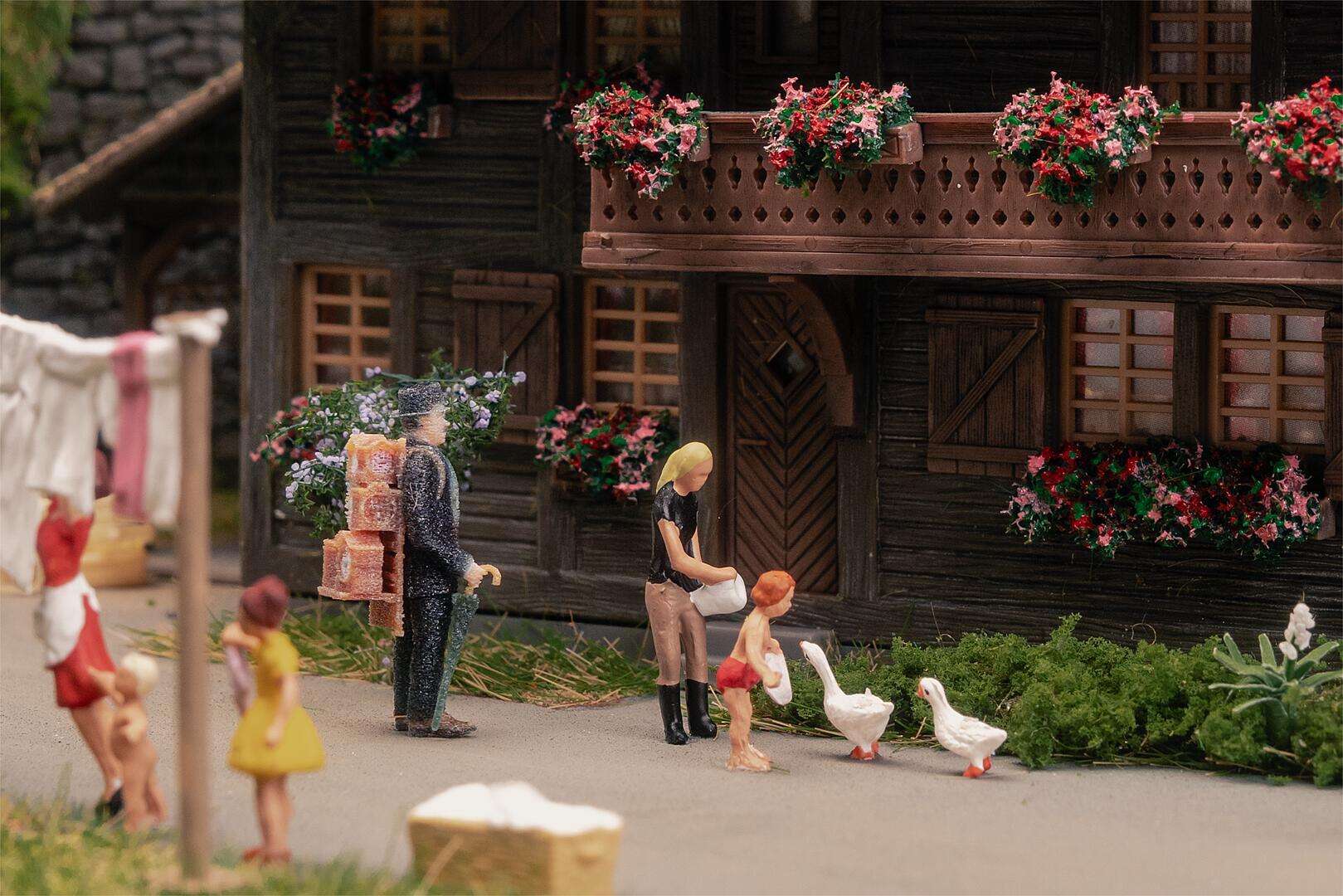 Black Forest farm with 2 figures Anniversary model