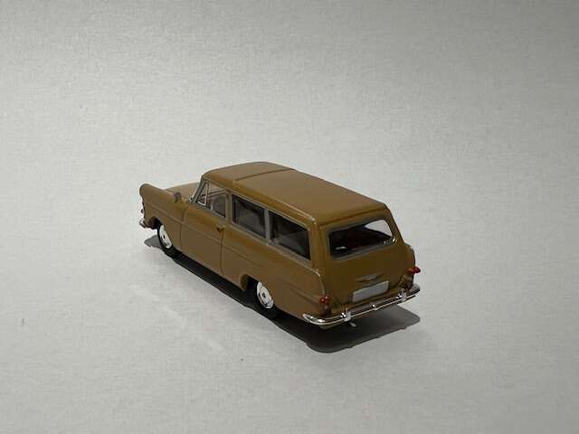 Opel Caravan Javabrun