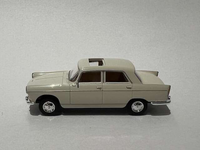 Peugeot 404 Beige m.soltak