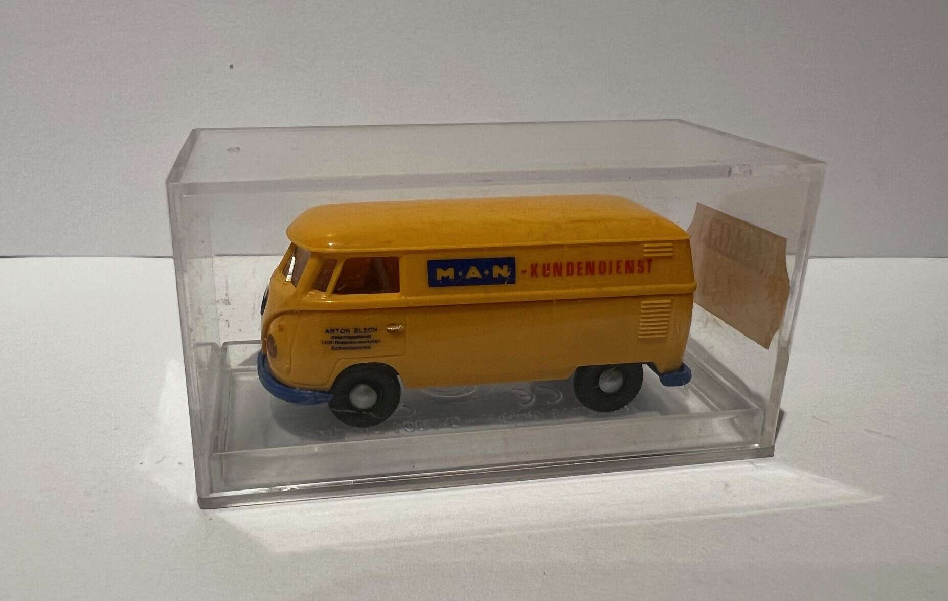 VW T1 "MAN Kundeservice"