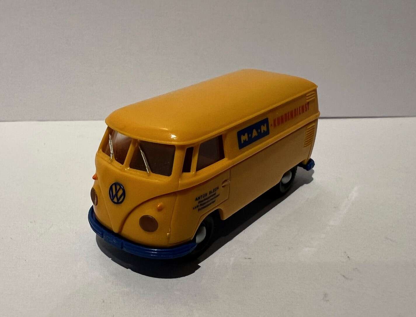 VW T1 "MAN Kundeservice"