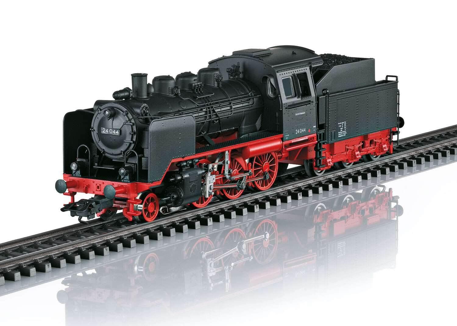 Class 24 Steam Locomotive with a Tender