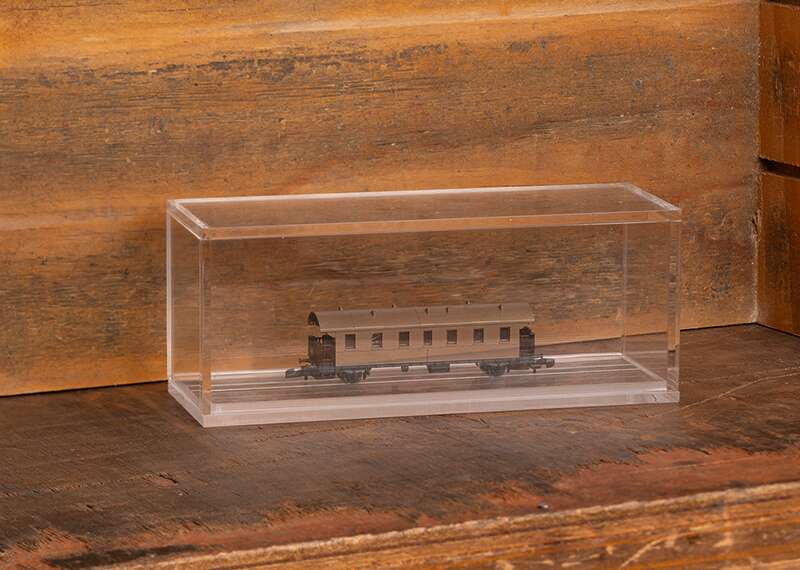 Z-Gauge Presentation Display Case