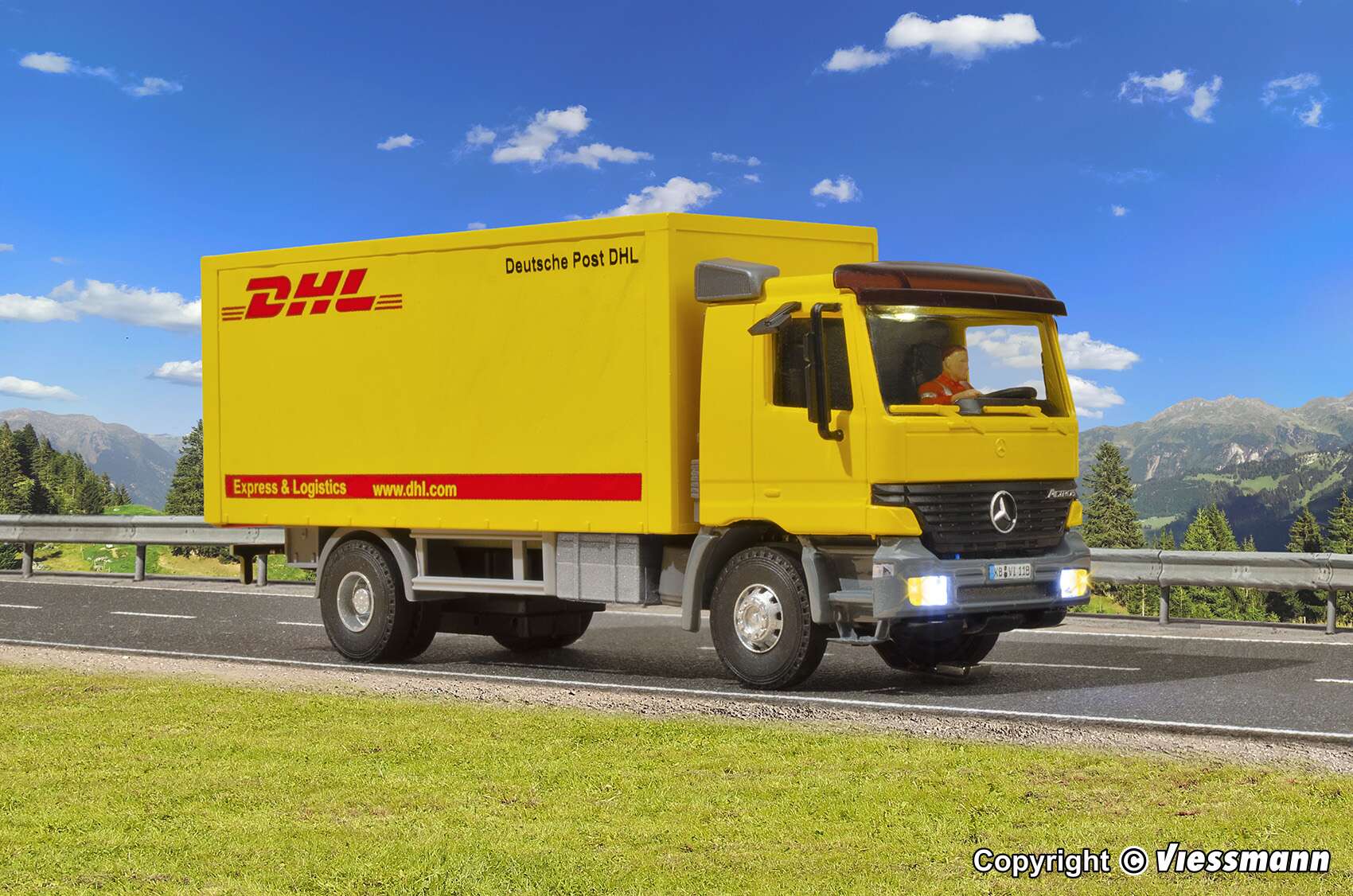 MB ACTROS 2-axle box body, DHL, functional model Regular price: €229.95